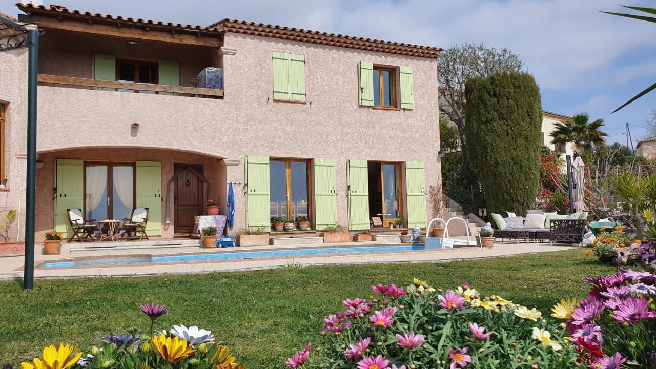 Studio-Mezzanine Dans Villa Cagnes-sur-Mer Dış mekan fotoğraf