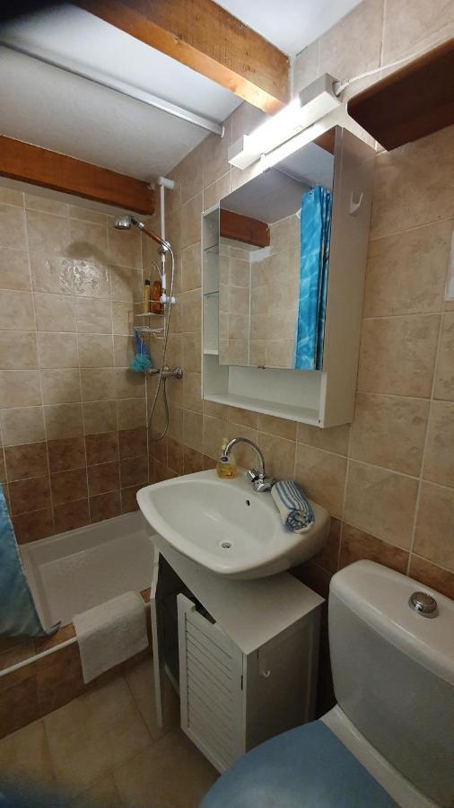 Studio-Mezzanine Dans Villa Cagnes-sur-Mer Dış mekan fotoğraf