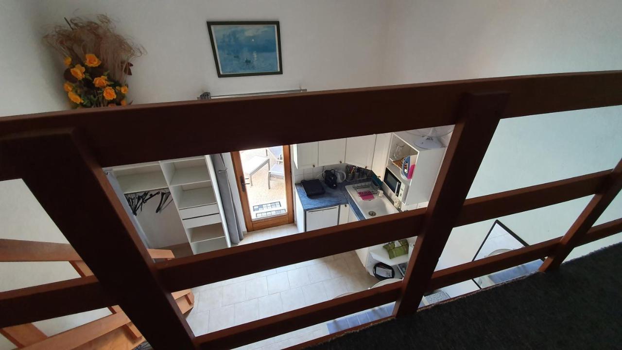 Studio-Mezzanine Dans Villa Cagnes-sur-Mer Dış mekan fotoğraf