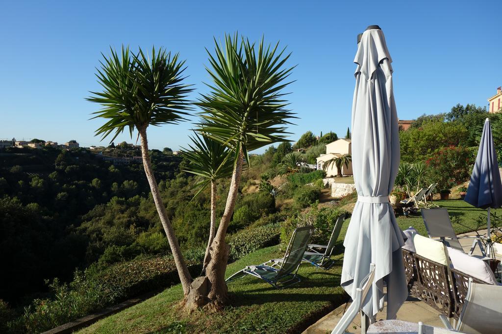 Studio-Mezzanine Dans Villa Cagnes-sur-Mer Dış mekan fotoğraf